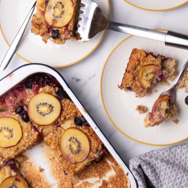 WINTER WARMER: Apple Kiwi and Blueberry Crumble⁠
⁠
Ingredients⁠
Apple & Blueberry Filling⁠
•	4 Apples*⁠
•	200 g Blueberries⁠
•	30 g Coconut Sugar** or 2 heaped tbsp honey⁠
•	pinch of salt⁠
•	1 tsp Ground Cinnamon optional⁠
⁠
Crumble Topping with Golden kiwi⁠
•	1 cup Almond Flour ⁠
•	120 g Oats⁠
•	1 tsp Ground Cinnamon optional⁠
•	60 g Coconut sugar heaped or 1/4 cup honey⁠
•	60 g Coconut Oil1/4 cup⁠
•	2 – 3 Golden kiwi fruit sliced thin to float⁠
⁠
Instructions⁠
 Preheat oven to 180℃/160℃ fan/350℉ and lightly grease your baking dish with butter or ghee.⁠
1.	Peel apples.⁠
2.	Cut apples into bite-sized pieces, roughly 2cm x 2cm. Add to a mixing bowl along with the rest of the filling ingredients.⁠
3.	Mix well with a wooden spoon to coat all the apples with sweatener and spices. Transfer into your baking dish.⁠
4.	Add all the crumble ingredients to a mixing bowl (the same one as before is fine) and mix till combined. If the mixture is too dry, add a tbsp of water till it comes together.⁠
5.	Spread the crumble mixture over the filling, lightly pressing it down into an even layer.  Add the slices of golden kiwi on top.⁠
6.	Bake for 30 minutes till crisp and golden. Serve with cream ⁠